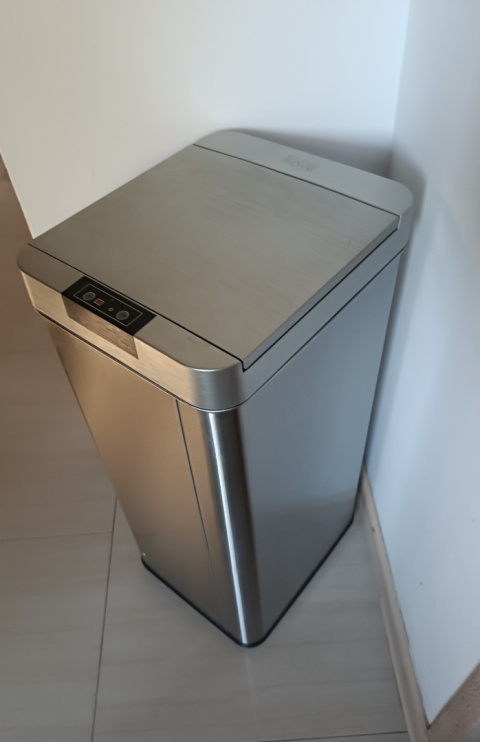Kosz na śmieci z czujnikiem ruchu 60l Kitchen Move - Wada