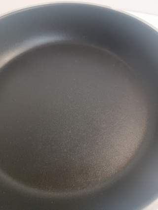 Patelnia tradycyjna RÖSLE Elegance 28 cm non-stick (nieprzywierająca)