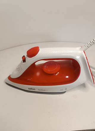 Żelazko parowe Braun TexStyle Red/white blokada kapania