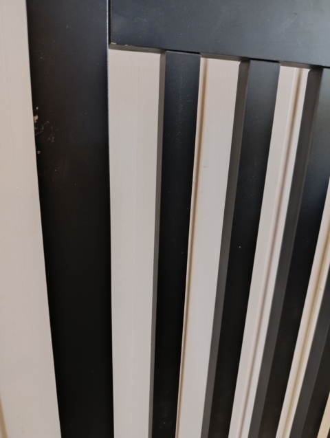 Barierka wolnostojąca dla dzieci i psów drewniana