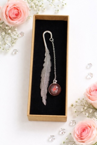 Metalowa zakładka do książki – pióro z zawieszką gwiezdną