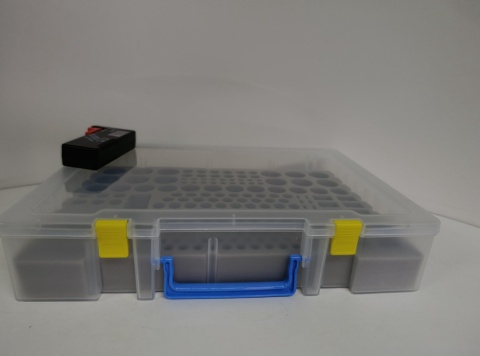 ORGANIZER / ETUI NA BATERIE Z TESTEREM – PORZĄDEK W JEDNYM MIEJSCU!