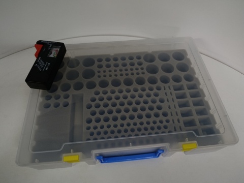 ORGANIZER / ETUI NA BATERIE Z TESTEREM – PORZĄDEK W JEDNYM MIEJSCU!