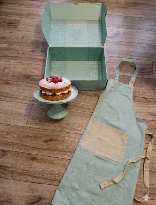 Patera + Fartuch Zestaw Prezentowy The Great British Bake Off