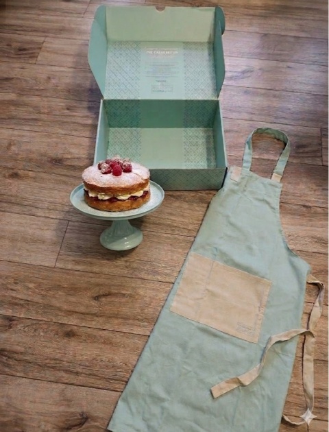 Patera + Fartuch Zestaw Prezentowy The Great British Bake Off