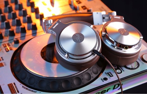 SŁUCHAWKI NAUSZNE PRZEWODOWE Z MIKROFONEM ONEODIO A70 ETUI, BRAK KABLI