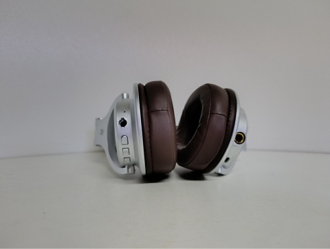 SŁUCHAWKI NAUSZNE PRZEWODOWE Z MIKROFONEM ONEODIO A70 ETUI, BRAK KABLI