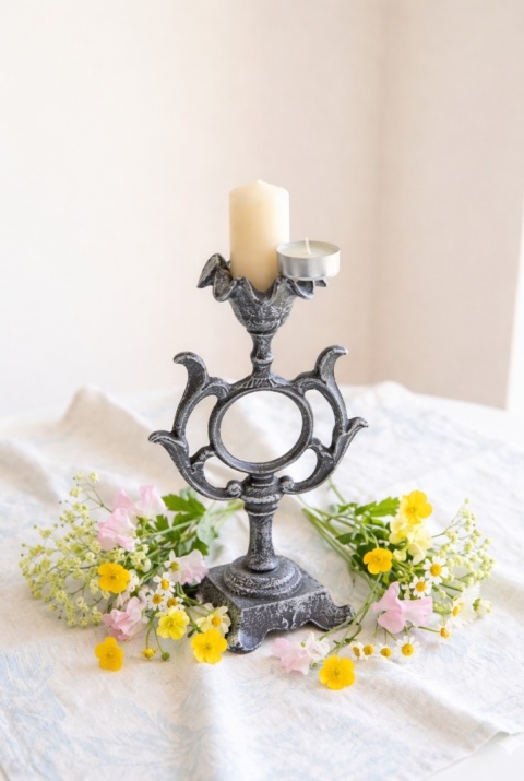 Świecznik na świece Ø4cm vintage żeliwny 28,5cm na tealighty czarny postarzany