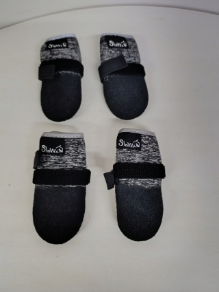 BUTY DLA PSA KOMPLET 4 BUTÓW – OCHRONNE I ANTYPOŚLIZGOWE