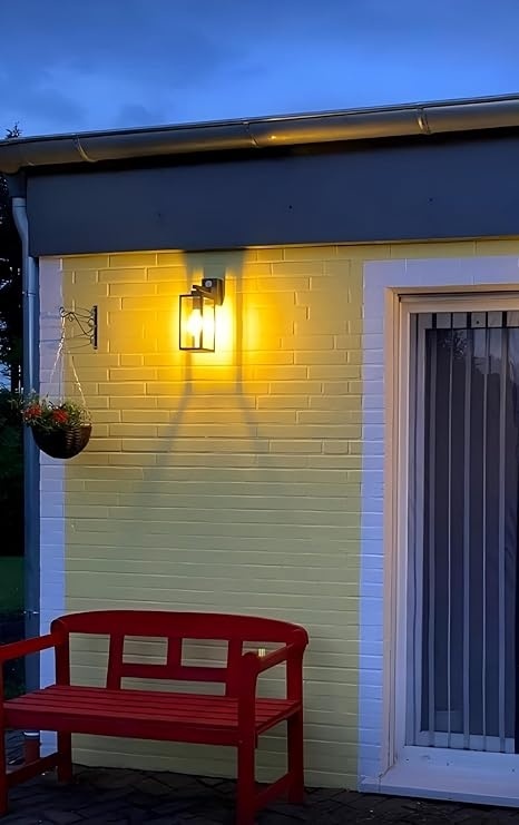 Kinkiet Zewnętrzny LED z Czujnikiem – Model GW-S061