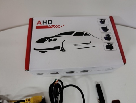 Kamera Cofania Samochodowa AHD 1080P – Zestaw z Okablowaniem i Akcesoriami