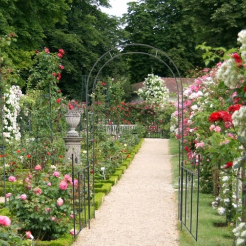Pergola metalowa z drzwiczkami ogrodowa na róże kwiaty trejaż łuk różany