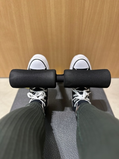 PAS DO NORDIC CURL z ZACZEPEM DO DRZWI ŻURAW mięśnie dwugłowe MuscleForge
