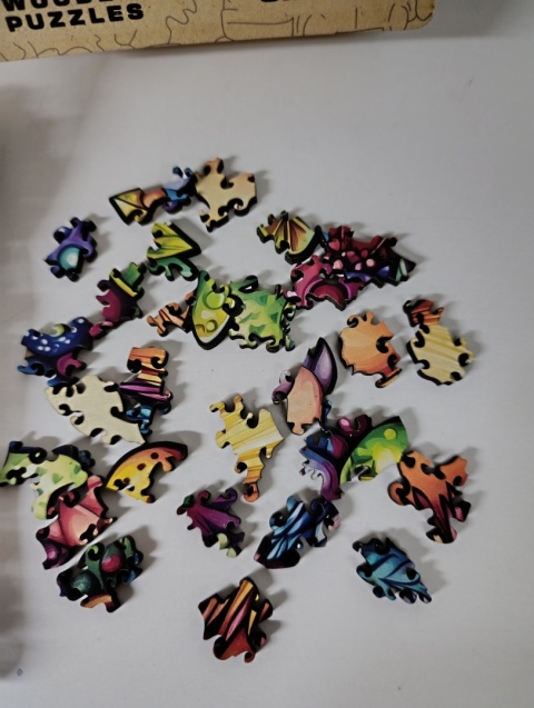 PUZZLE DREWNIANE JEŻ W DREWNIANYM PUDEŁKU