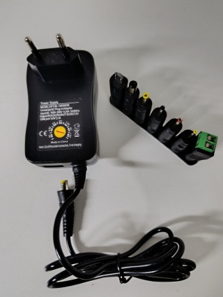 Zasilacz sieciowy Uniwersalny AC 3V-12V 40W + Zestaw wtyków jack + USB