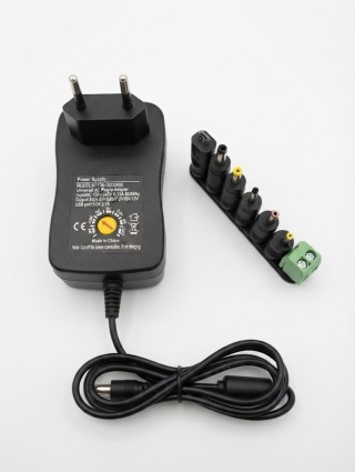 Zasilacz sieciowy Uniwersalny AC 3V-12V 40W + Zestaw wtyków jack + USB