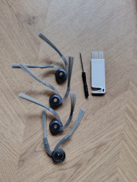 ZESTAW AKCESORIÓW 20 EL. DO ROBOROCK SAROS 10R / QREVO