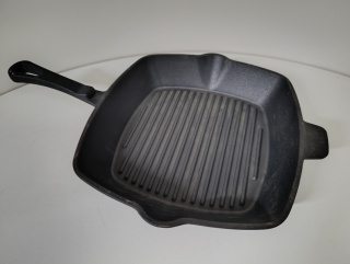 Żeliwna Patelnia Grillowa Grill Meister 27x25 cm gaz Indukcja