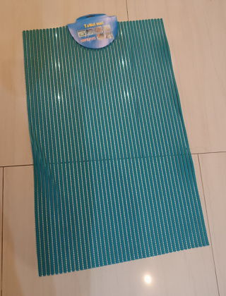 Mata łazienkowa zielona antypoślizgoa 40x65