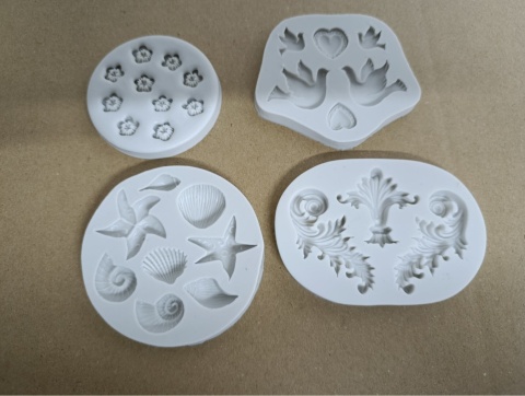 Formy silikonowe do dekoracji 3D- zestaw 4 form, mix, do czekolady, mydełek, żelków, świec