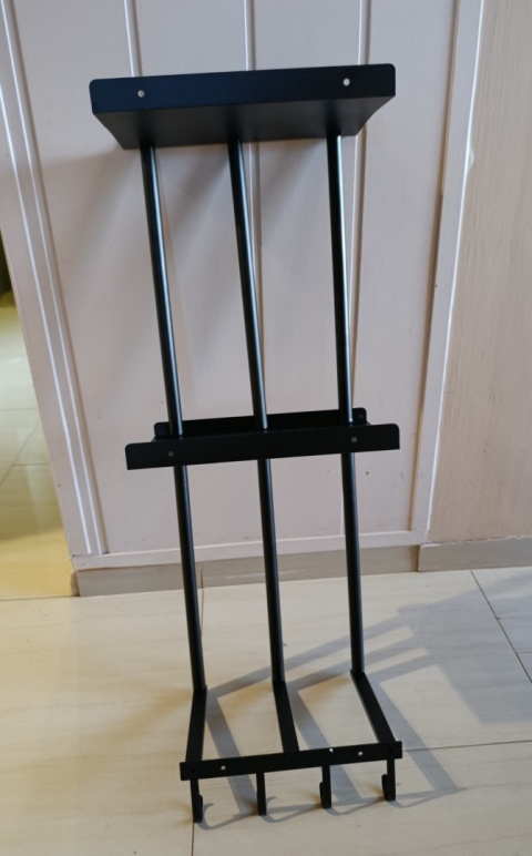 Półka ścienna metalowa wisząca czarna klasyczna 85 cm