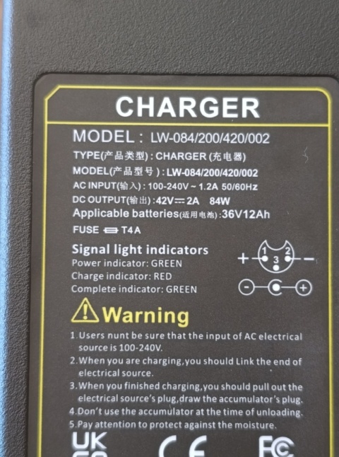 ZASILACZ SIECIOWY ŁADOWARKA 3-PIN TRÓJPIN 84W 42V 2A LW-084/200/420/002, hulajnoga, rower elektr,