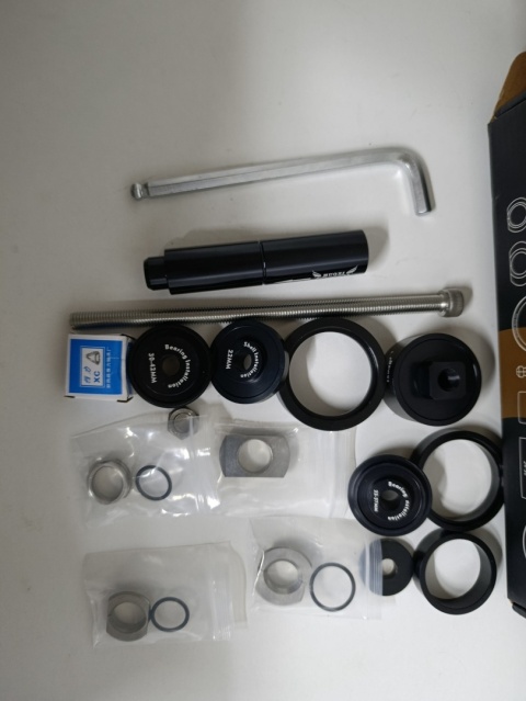 Zestaw narzędzi MUQZI do montażu i demontażu suportu rowerowego