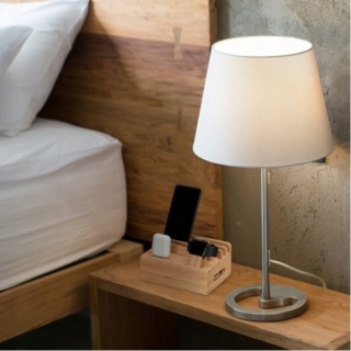 Bambusowa stacja ładująca na 6 urządzeń