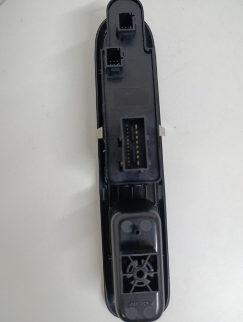 Panel Przełącznik Sterowania Szyb Uchwyt Przód Lewy do Peugeot 307 zamiennik