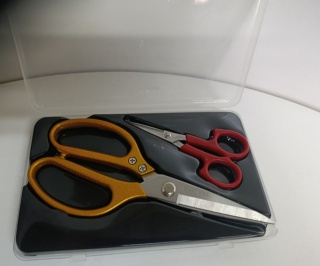 Nożyczki Zestaw nożyczek Hui-Tong – 2 sztuki w etui | precyzyjne, ostre, uniwersalne