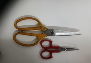 Nożyczki Zestaw nożyczek Hui-Tong – 2 sztuki w etui | precyzyjne, ostre, uniwersalne