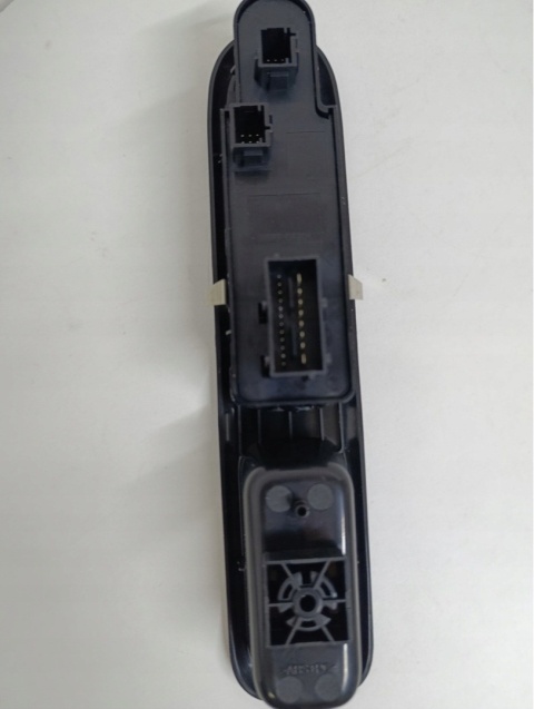 Panel Przełącznik Sterowania Szyb Uchwyt Przód Lewy do Peugeot 307 zamiennik