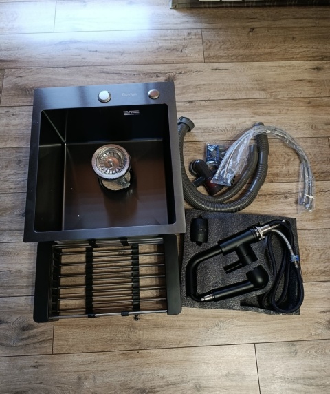 Zlewozmywak ze stali nierdzewnej Buyfun z kranem, 45 x 40 x 18 cm,