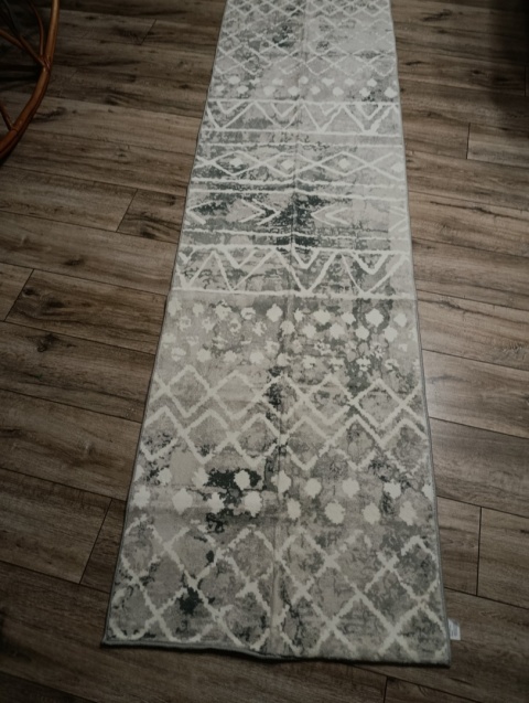 Chodnik do przedpokoju 214x60 cm – Nowoczesny wzór szaro-biały