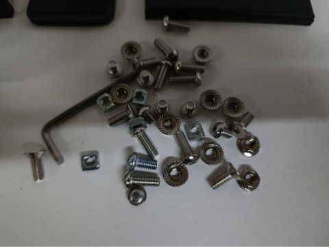 Uchwyt biurkowy (Desk Mount Clamp) do kierownicy gamingowej komputerowej - brak części śrubek montażowych